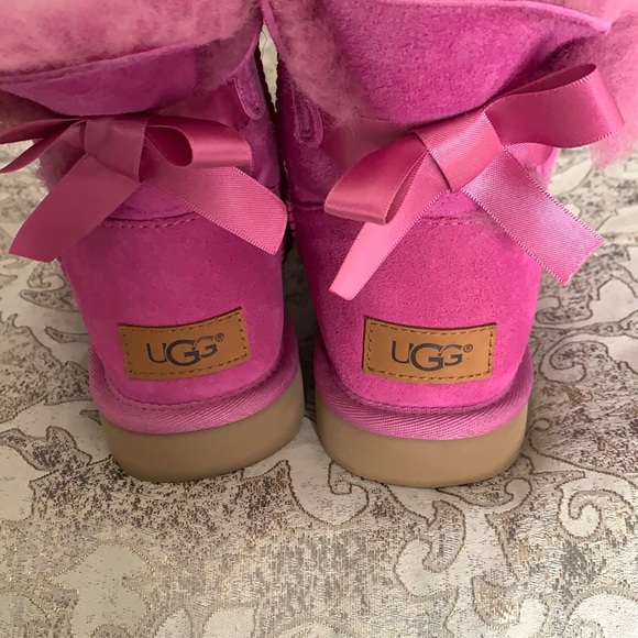 SOLD ✨UGGS✨ Pinkish Purple! Gently worn💜💕 - Picture 2 of 6